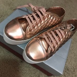 BNWT Rose Gold Zoey Sneakers Size 9
